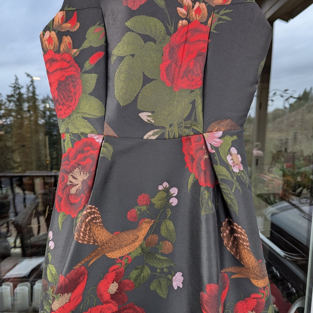 Gorgeous dress - Picture 2 of 7
